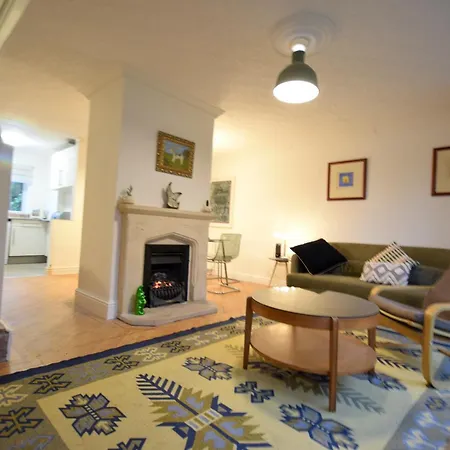 Tatil Evi Cosy 2bdr House With Driveway Near *