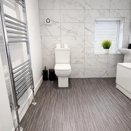 Game Zone, Trafford Centre Nearby, Sleeps 8 Manchester