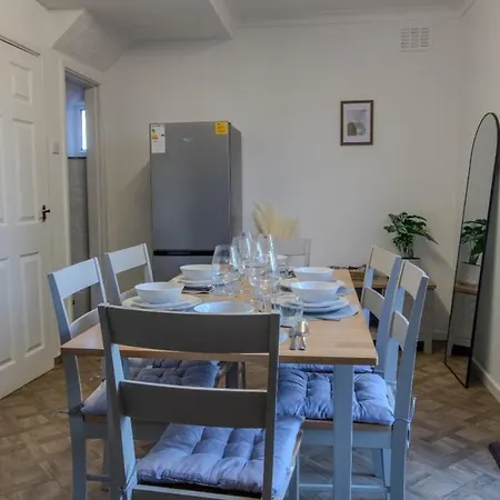 Stylish 3br In Swinton - Free Parking Holiday home Manchester