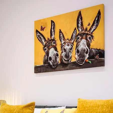 Contractors Pad Wi-fi Free Parking 20 - Off Monthly * Manchester