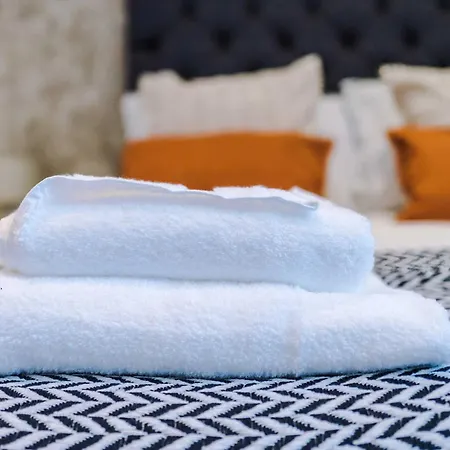 3 Bedroom Town House - Etihad Stadium - Free Parking Дом отдыха