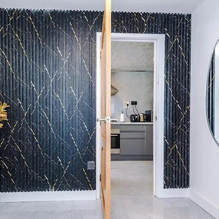 Pearl Reside - Sleeps 5, Free Parking & 5 Mins Centre Μάντσεστερ