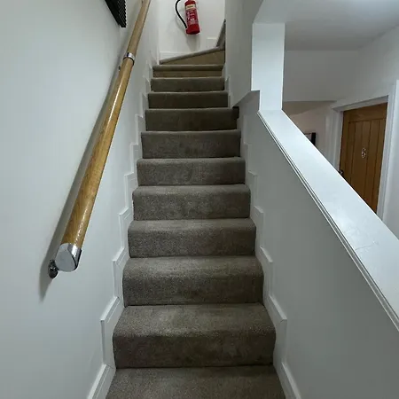 Hendham - Near Etihad Stadium, Coop Live Arena, National Cycling Centre & 24 Hour Asda *