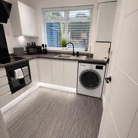 Game Zone, Trafford Centre Nearby, Sleeps 8 *