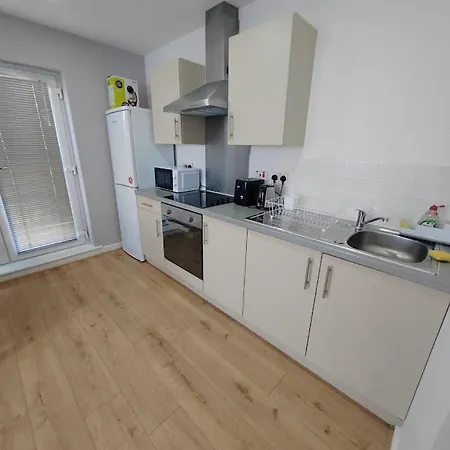 Ubytování v soukromí Fresh Private In Shared 2 Bed Flat Deltapoint *