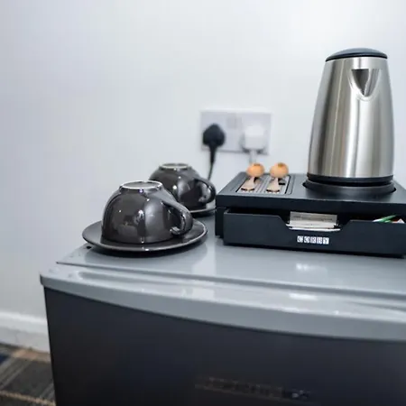 Etihad Coop Arena Centre בית הארחה