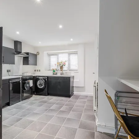 Holiday home Modern Centre 3bd - Fire Pit - Free Parking Manchester