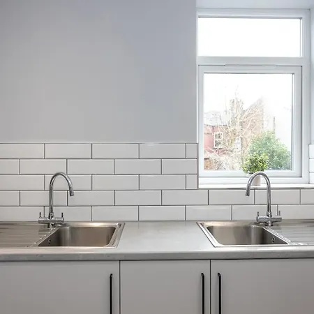 Spacious 4br Perfect For Groups & Contractors