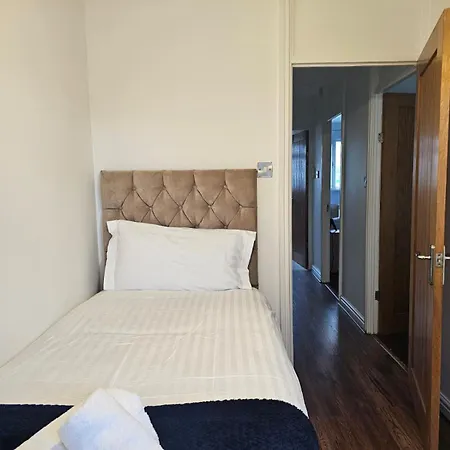 Modern & Bright 3br Near Ctr!