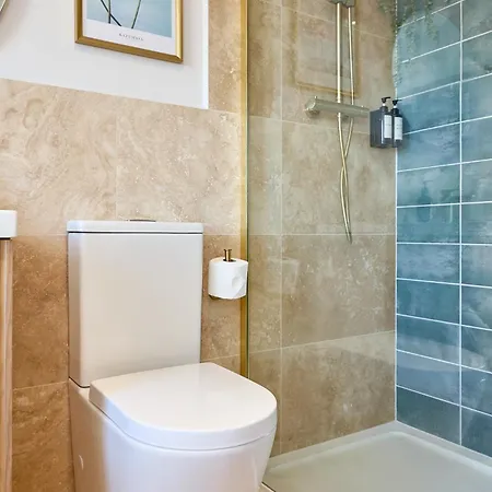 Stylish 4 Bed In Old Trafford Next To Mufc Casa vacanze *
