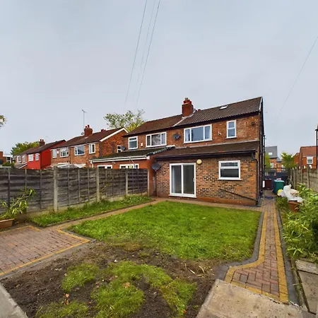 Newly Built 4-bed Semi-detached 2 Baths, Near *