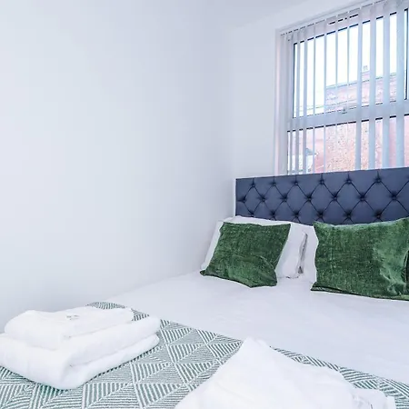 3 Bedroom Town House - Etihad Stadium - Free Parking Holiday home Manchester