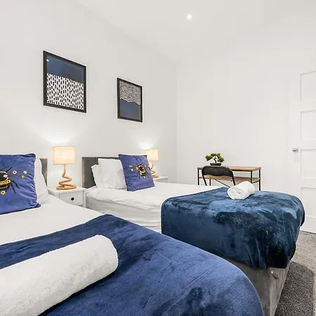 5Br Contractor Hub - Free Parking - Monthly 20 Percent Off Mánchester