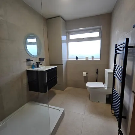 Modern & Bright 3br Near Ctr! Mánchester