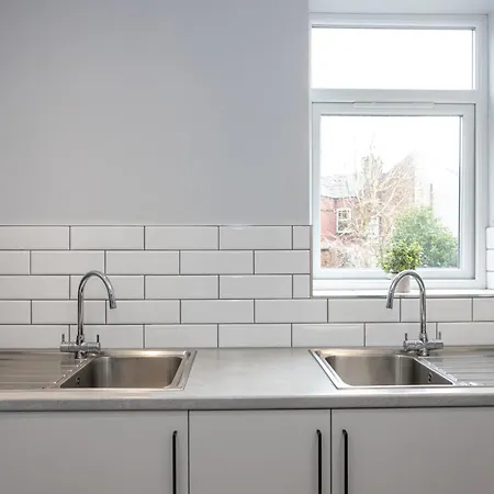 Spacious 4br Perfect For Groups & Contractors Manchester