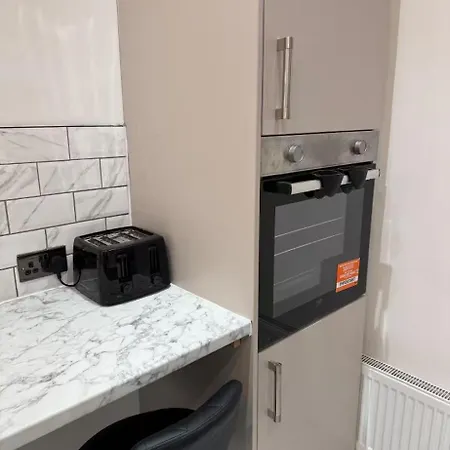 Mayford Shared House Affittacamere