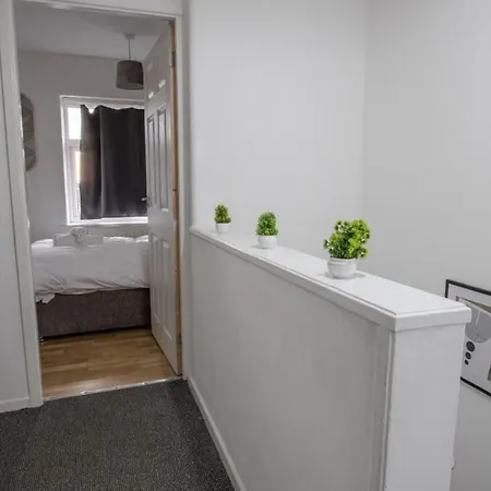 Stylish 3br In Swinton - Free Parking Holiday home Manchester