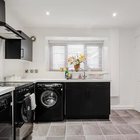 Holiday home Modern Centre 3bd - Fire Pit - Free Parking Manchester