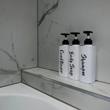 Holiday home Modern 3-br On Edge Of Center With Free Parking Manchester