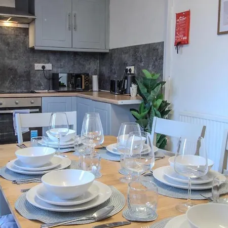 Modern 3br House - Quiet Clifton Area * Mánchester