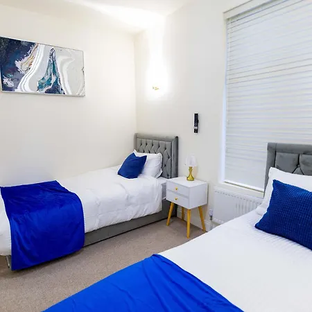 Paradise Nestv * Manchester