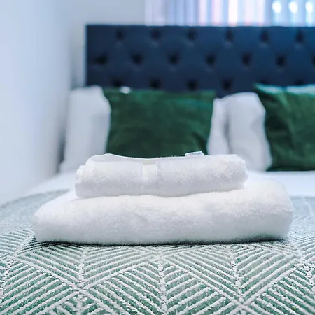 3 Bedroom Town House - Etihad Stadium - Free Parking Nyaraló *