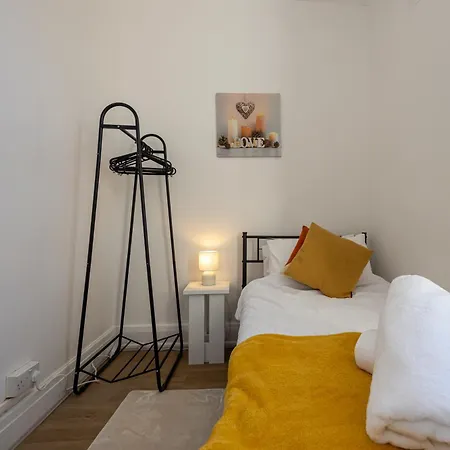 Steps From Old Trafford - Modern Vakantiehuis Manchester