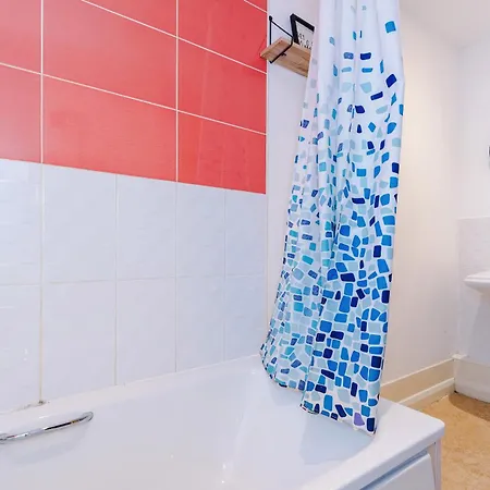 Stylish House In With Pool Table Сasa de vacaciones Mánchester