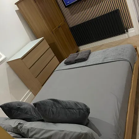 Hendham - Near Etihad Stadium, Coop Live Arena, National Cycling Centre & 24 Hour Asda