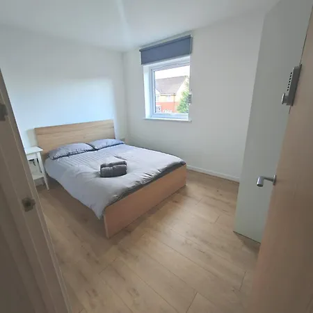 Fresh Private In Shared 2 Bed Flat Deltapoint *