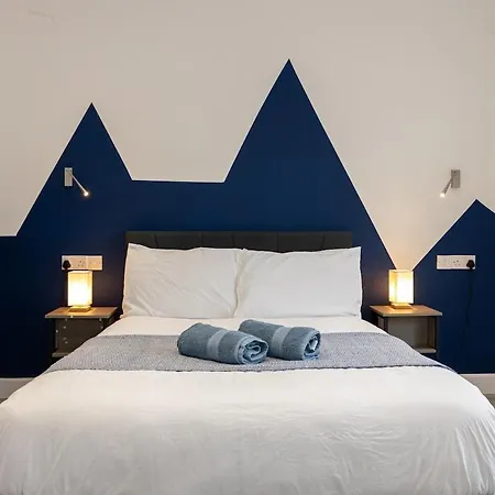 Spacious 4br Perfect For Groups & Contractors Casa de Férias