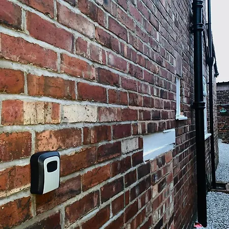 Modern 3-br On Edge Of Center With Free Parking Holiday home