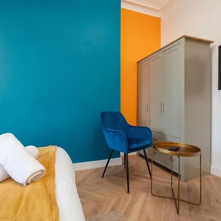 Exotic 4bd, Etihad, Coop Arena - Tv In And Outdoor Dining *