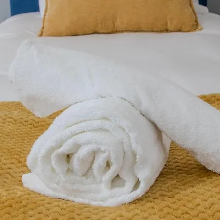 Сasa de vacaciones Modern 3br House - Quiet Clifton Area *