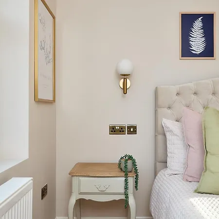 Stylish 4 Bed In Old Trafford Next To Mufc Mánchester