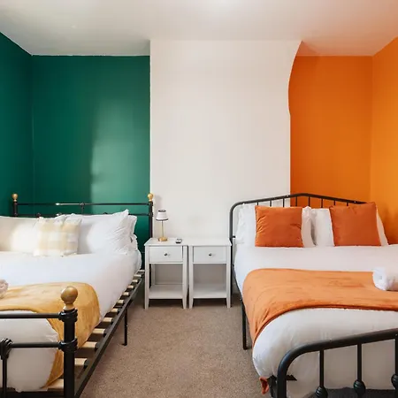 Dom wakacyjny Exotic 4bd, Etihad, Coop Arena - Tv In And Outdoor Dining *