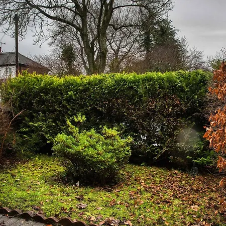 3 Bedrooms Sleeps 7 Free Parking *