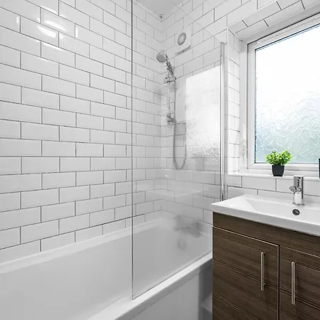 The Vibe & Play Hangout Manchester