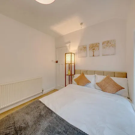 3 Bedrooms Sleeps 7 Free Parking Casa vacanze *