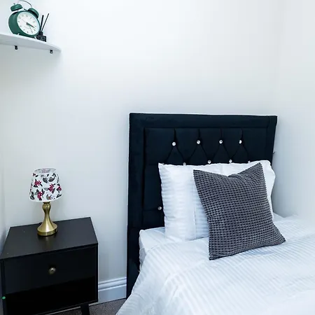 Paradise Nestv * Manchester