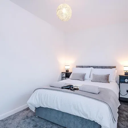 Nyaraló Stylish 2br House For 4 In With Parking *
