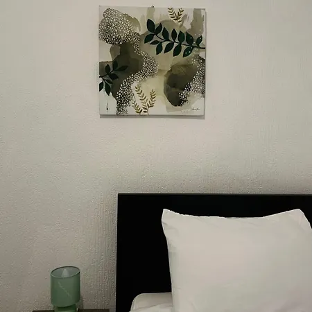 Holiday home Modern 3-br On Edge Of Center With Free Parking *