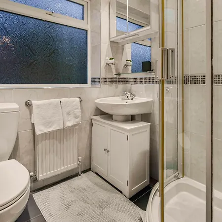Guestready - Cozy 3-bedroom In Droylsden