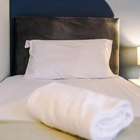 Spacious Escape On - Parking - Garden * Manchester