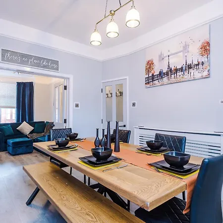 Ideal Group 3br House For 8 Parking * Manchester