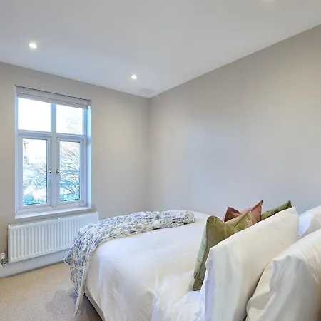 Stylish 4 Bed In Old Trafford Next To Mufc *