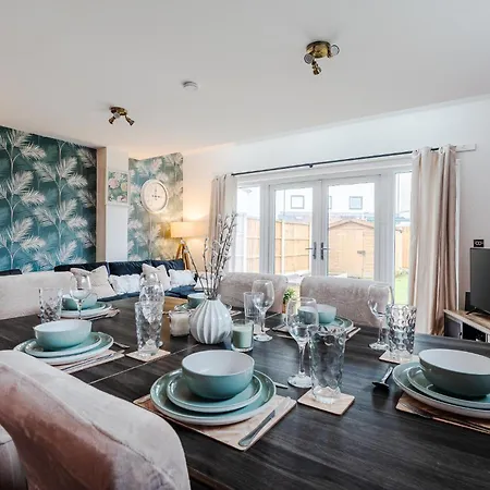 E-haven - Etihad-coop Live-free Parking-pool Table Mánchester