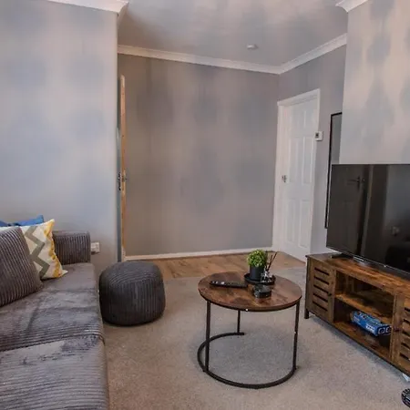 Stylish 3br In Swinton - Free Parking Holiday home *