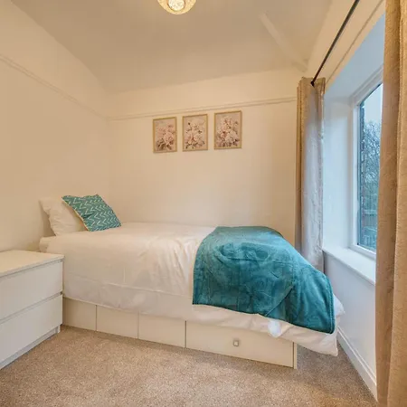 Modern 3br Sleeps 7 Parking