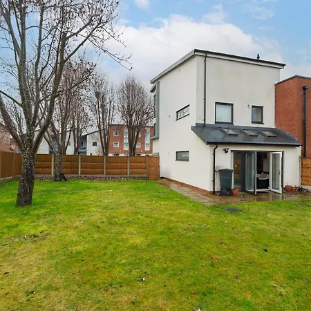 E-haven - Etihad-coop Live-free Parking-pool Table Mánchester